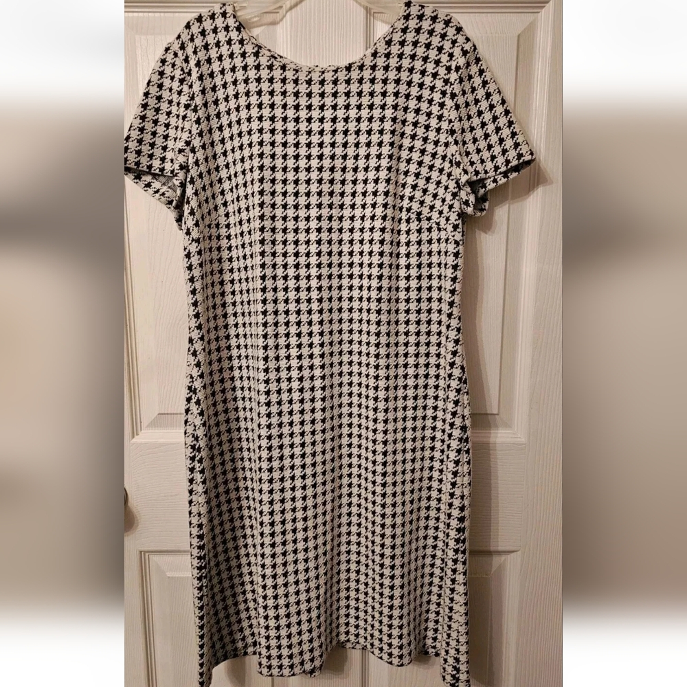 Calvin Klein Women's  14 Black & White Houndstooth Short Sleeve Mini Sheath